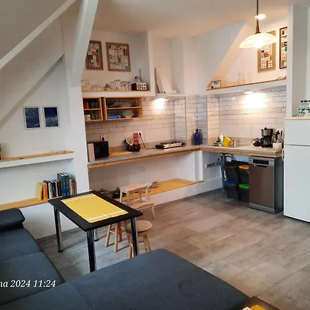 Skromny V Centru Chebu, 3. Floor שב