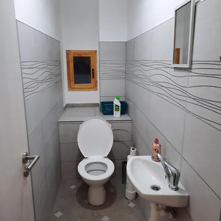 Skromny V Centru Chebu, 3. Floor Apartment