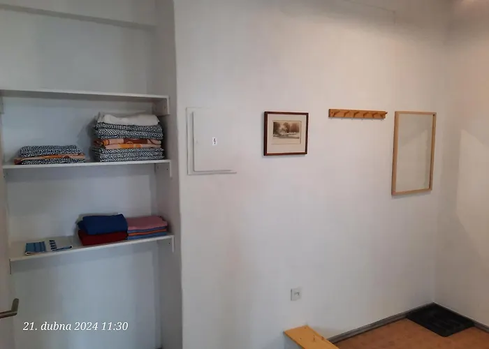Skromny V Centru Chebu, 3. Floor Lägenhet