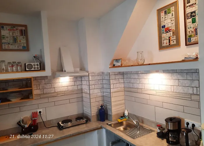 Skromny V Centru Chebu, 3. Floor Apartment Cheb